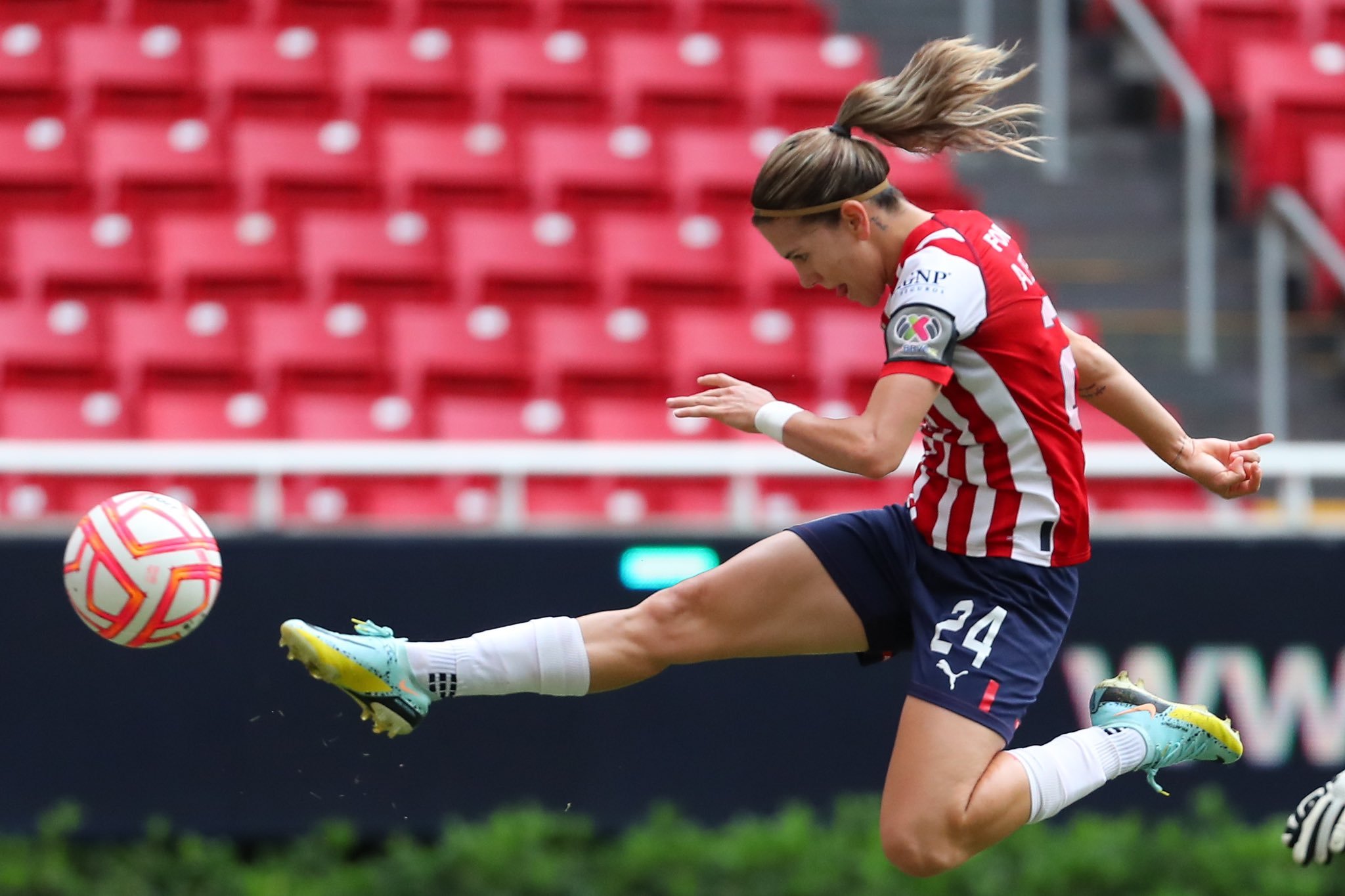 Alicia cervantes chivas twitter