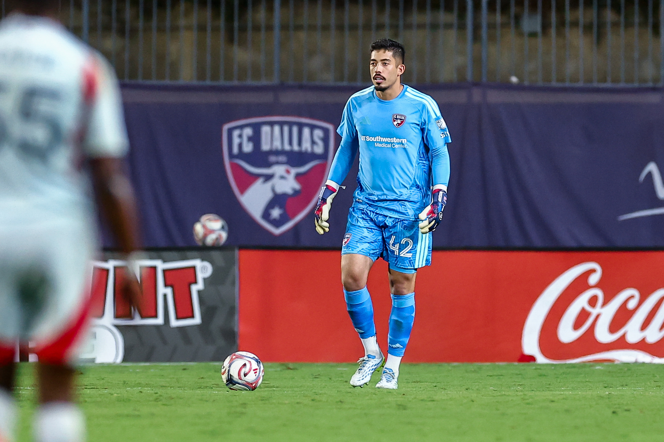 Daniel (42) looks for a long ball target. FC Dallas vs Austin FC, Sept 19, 2026. (Matt Visinsky, 3rd Degree)