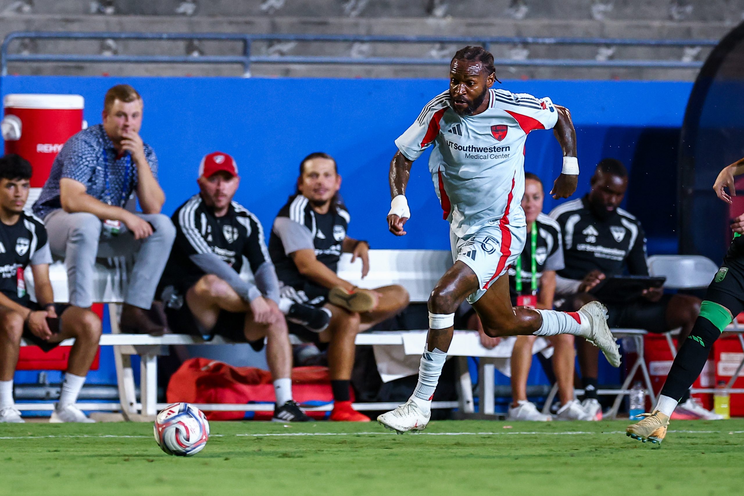 Sebastien Ibeagha (25) charges up the line with the ball. FC Dallas vs Austin FC, Sept 19, 2026. (Matt Visinsky, 3rd Degree)