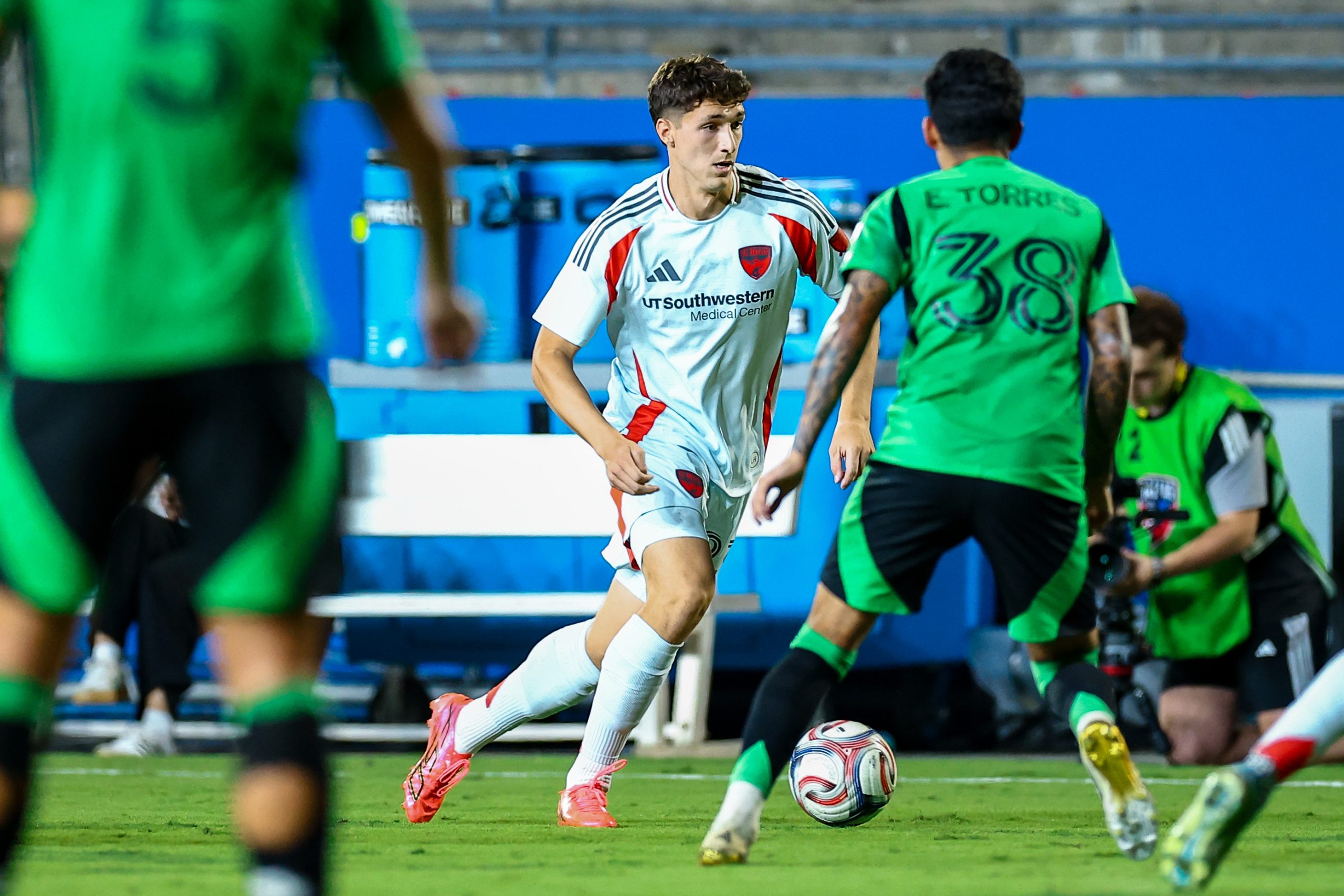Logan Farrington (23) prepares to take on the Austin FC defense. FC Dallas vs Austin FC, Sept 19, 2026. (Matt Visinsky, 3rd Degree)
