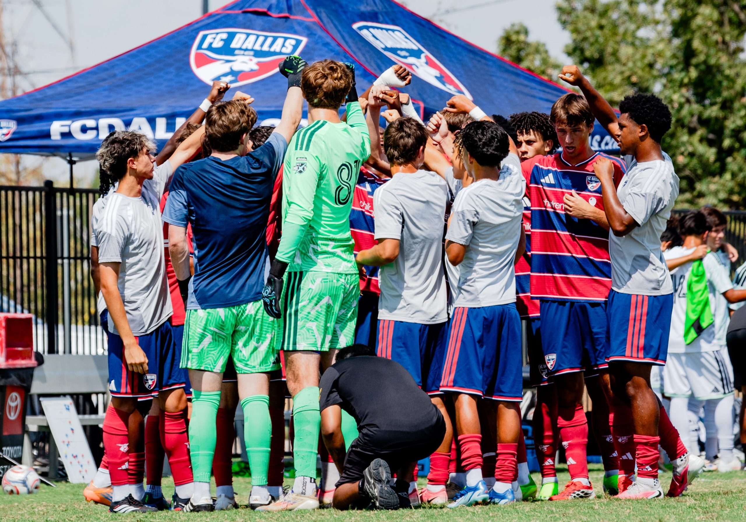 The FC Dallas U18s huddle up prior to facing Austin FC, September 18, 2025. (Ronit Chhabra, 3rd Degree)