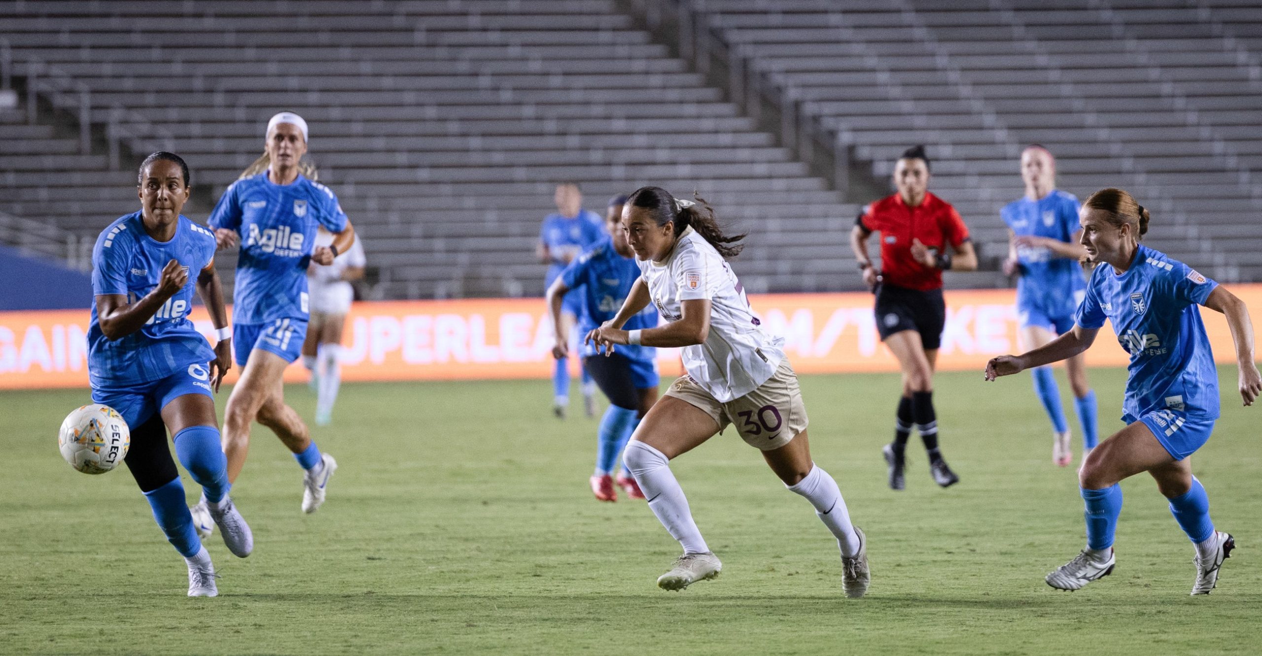 Seven Castain (30) charges into the box as Dallas Trinity takes on DC Power, September 13, 2026. (Beth Spicer, 3rd Degree)