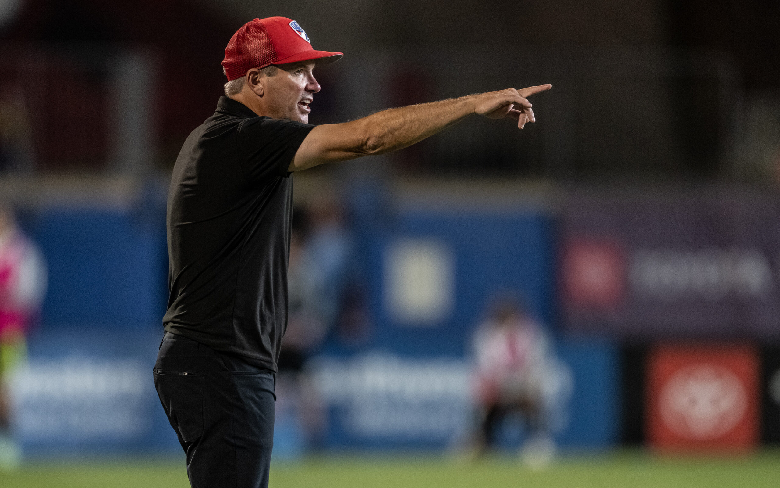 Coach Eric Quill gives instructions to his side, FC Dallas vs Columbus Crew, October 28, 2026. (Mike Brooks, 3rd Degree)