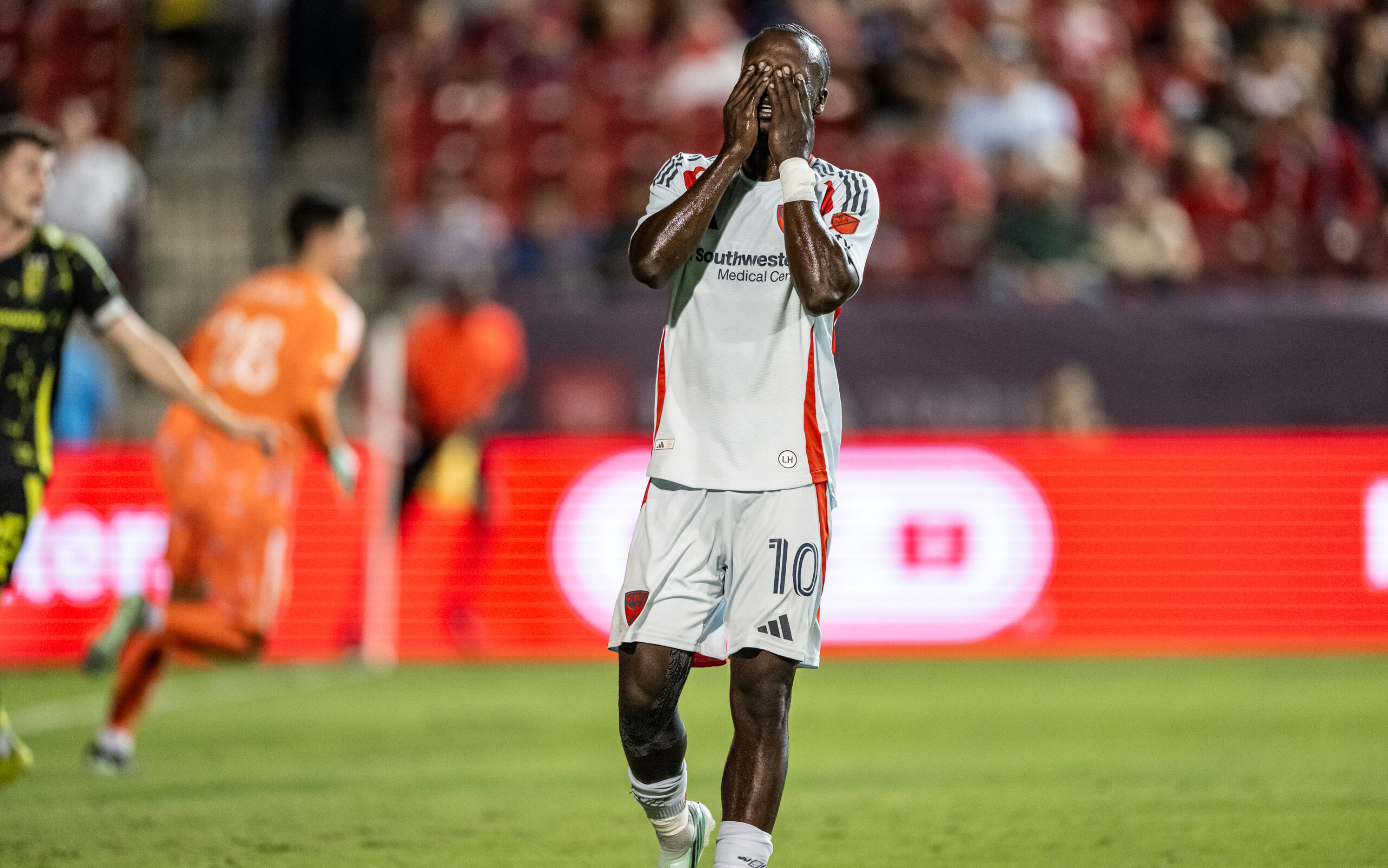 Santiago Moreno (10) expresses his frustration, FC Dallas vs Columbus Crew, October 28, 2026. (Mike Brooks, 3rd Degree)