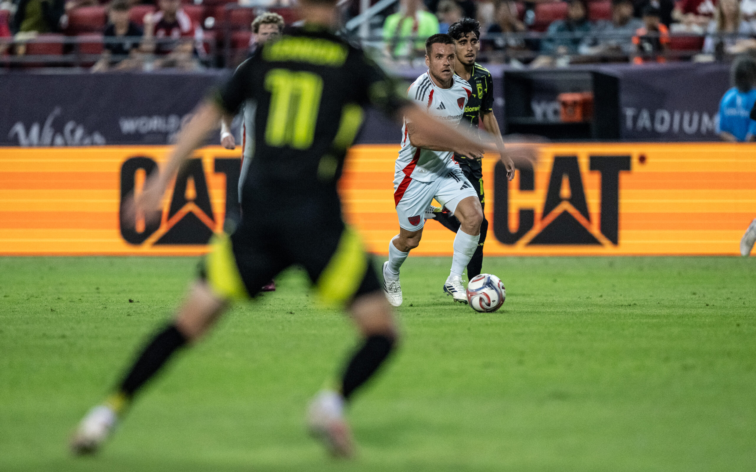 Ramiro (17) looks for help, FC Dallas vs Columbus Crew, October 28, 2026. (Mike Brooks, 3rd Degree)