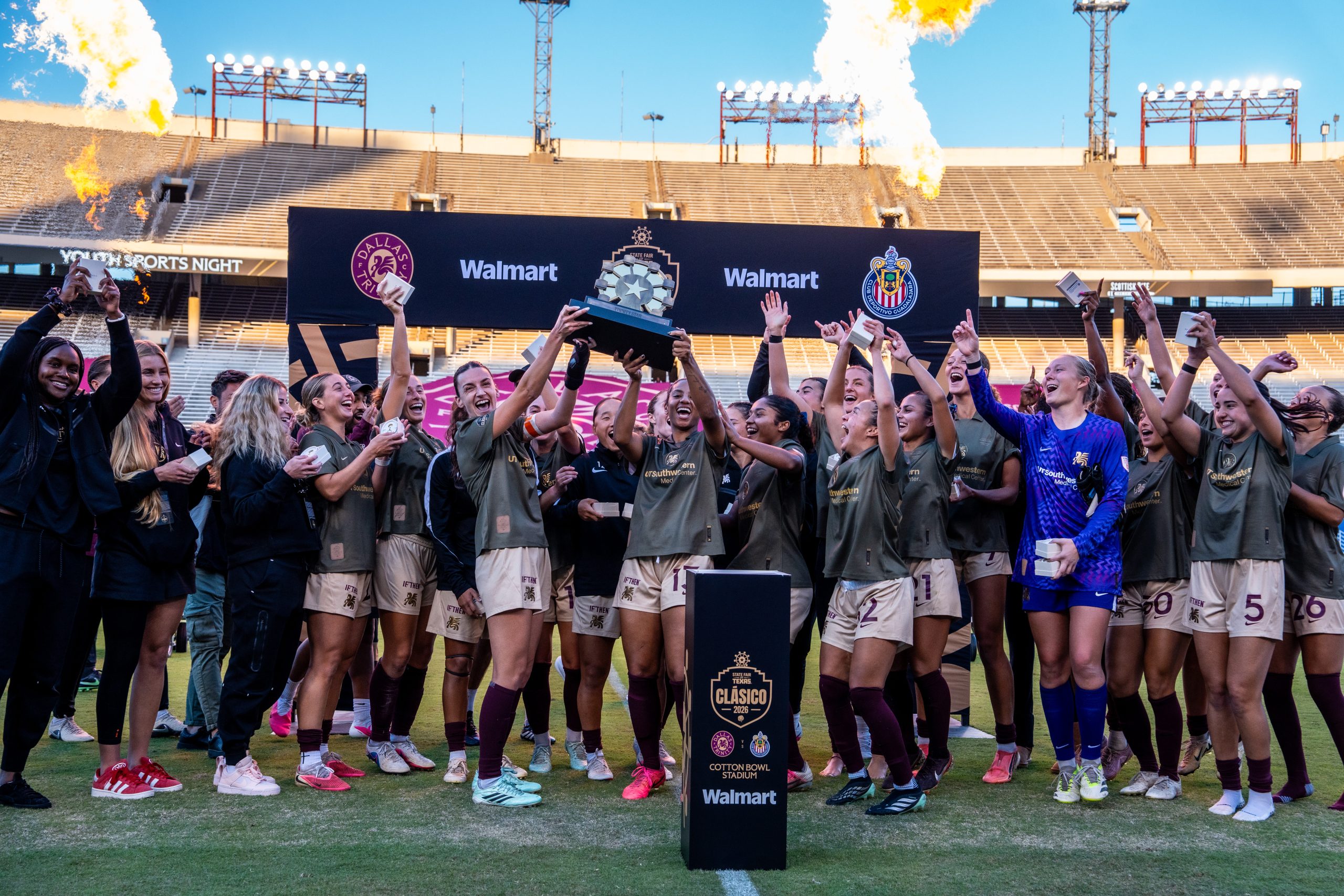 Dallas Trinity celebrates the win at the Stater Fair Clasico (Photo: Anna Dolmany Courtesy: Dallas Trinity FC)